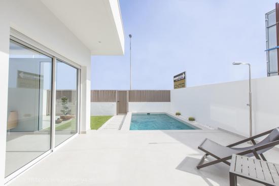  VILLAS DE OBRA NUEVA EN SAN JAVIER - MURCIA 