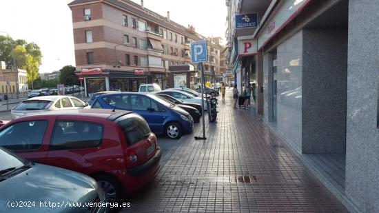 LOCAL EN ALQUILER EN LA MISMA AVD DE JESÚS RESCATADO - CORDOBA