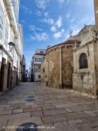 LOCAL COMERCIAL CIUDAD VIEJA-CALLE SINAGOGA CON CALLE HERRERIAS - A CORUÑA