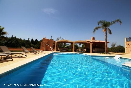 Villa de lujo a alquilar a medio camino entre Santanyi y Campos - BALEARES