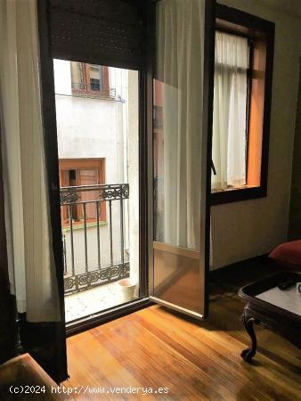  Se Vende Piso de 2 Dormitorios  para entrar a vivir, en zona Casco Viejo - VIZCAYA 