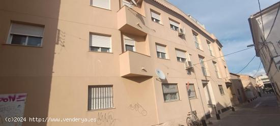 OPORTUNIDAD, SE VENDE PLAZA DE GARAJE JUNTO A LA CALLE LA VIA - MURCIA