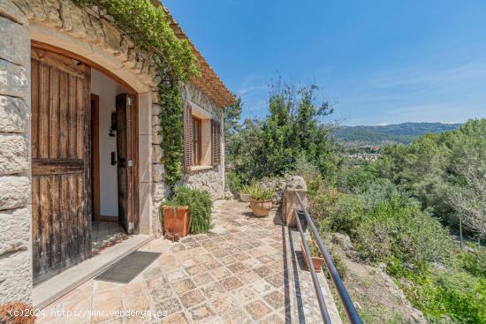 Villa rodeada de naturaleza en Puigpunyent - BALEARES