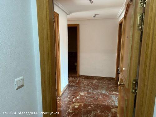 SE VENDE PISO EN CALLE ADOLFO AZNAR ( ACTUR ) - ZARAGOZA