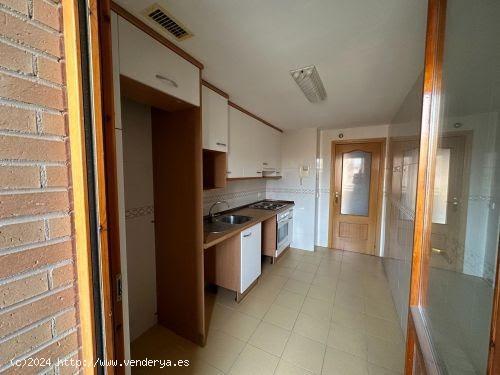 SE VENDE PISO EN CALLE ADOLFO AZNAR ( ACTUR ) - ZARAGOZA