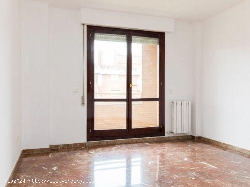 PISO EN VENTA EN CALLE ADOLFO AZNAR (ACTUR) - ZARAGOZA