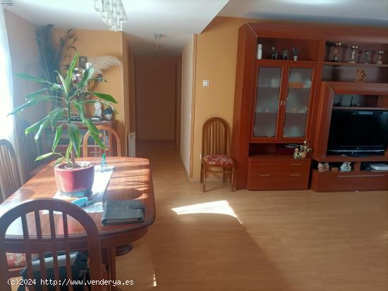 SE VENDE PISO EN CALLE ALTAIR (VALDEFIERRO) - ZARAGOZA