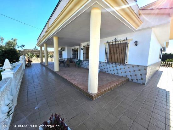 Chalet con cuatro dormitorios en la zona del Esparragal - MURCIA