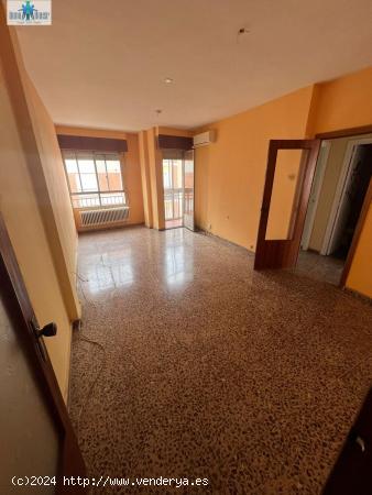  SE VENDE PISO ZONA SEMICENTRO / PLAZA DE TOROS - ALBACETE 