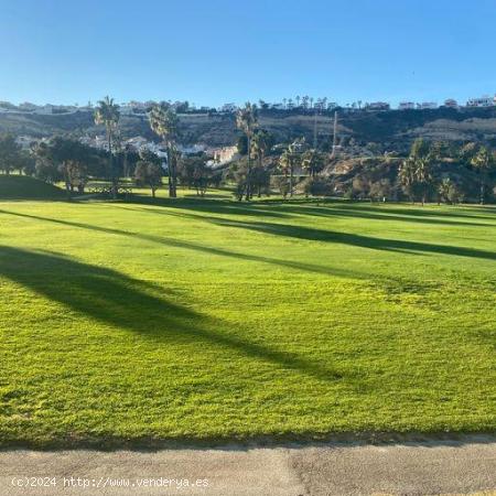 PRECIOSA VILLA CON VISTAS AL CAMPO DE GOLF “LA MARQUESA”! - ALICANTE