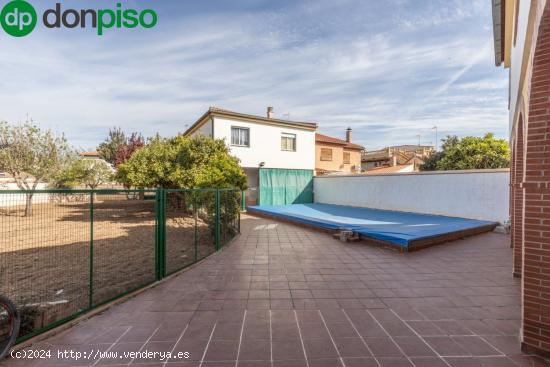 Dos casas en parcela de 724m con huerto y piscina - GRANADA