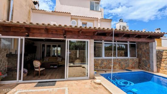 Chalet adosado con piscina en Sa Torre - BALEARES