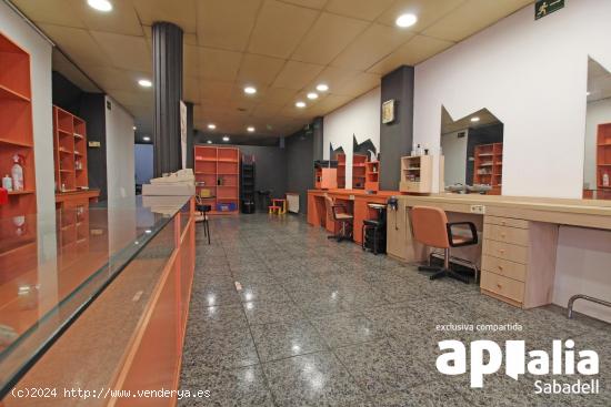 LOCAL COMERCIAL EN EL CENTRO DE BARBERÀ!!! - BARCELONA