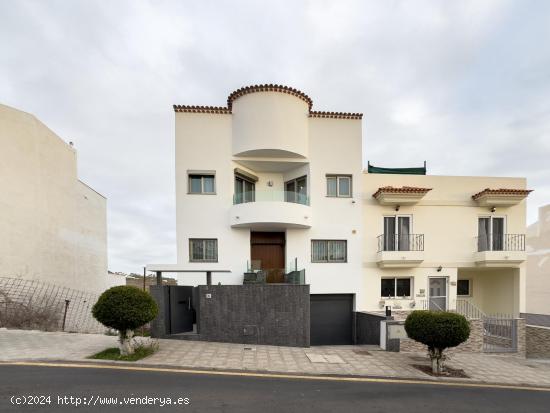 ¡Oportunidad Única! Chalet Adosado en Piedra Hincada, Guía de Isora, Tenerife - SANTA CRUZ DE TEN