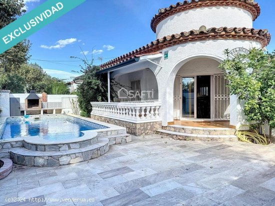  Casa reformada con piscina en Empuriabrava 