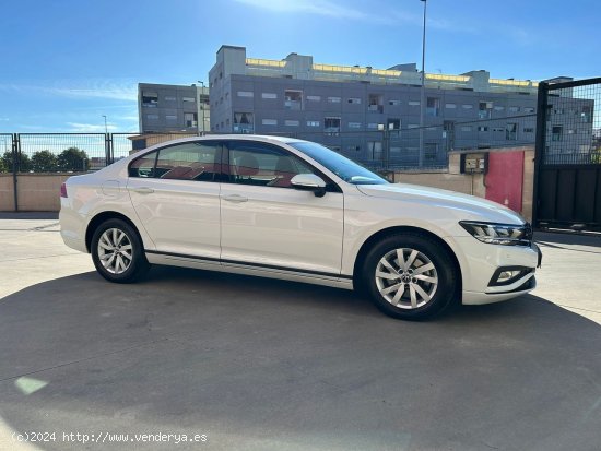 Volkswagen Passat Business 2.0 TDI 110kW (150CV) - Parla