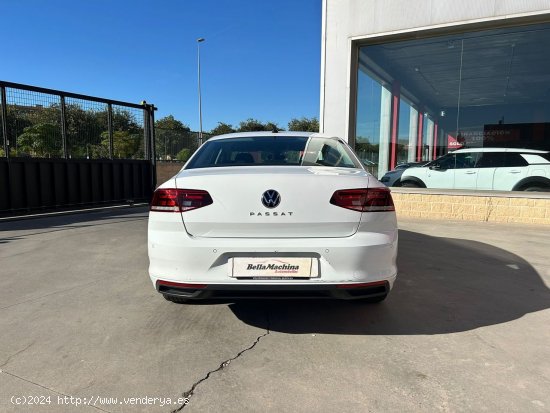 Volkswagen Passat Business 2.0 TDI 110kW (150CV) - Parla