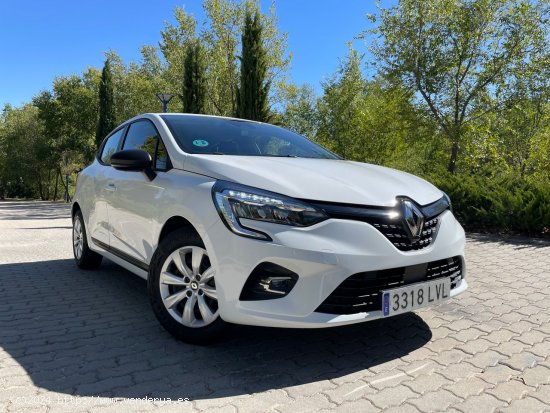 Renault Clio Business Sce 67cv. *IVA deducible* *26.000 km* *Nacional* *194€/mes* - Madrid