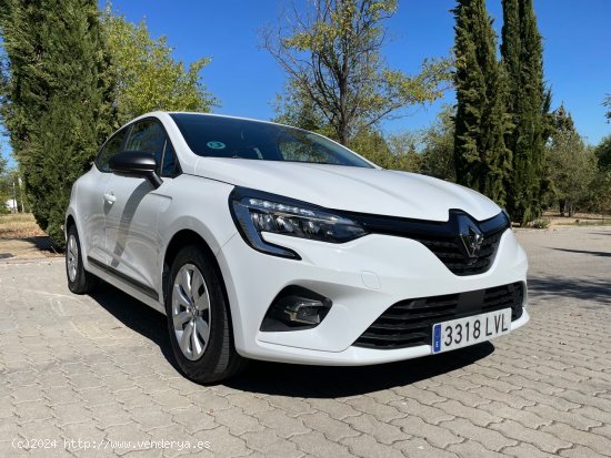 Renault Clio Business Sce 67cv. *IVA deducible* *26.000 km* *Nacional* *194€/mes* - Madrid