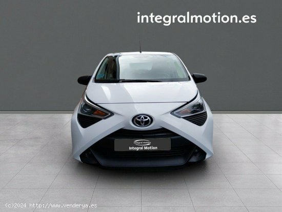 Toyota Aygo 1.0 70 x-play - 