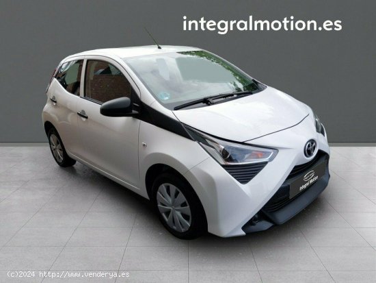 Toyota Aygo 1.0 70 x-play - 