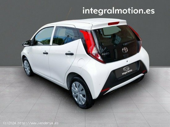 Toyota Aygo 1.0 70 x-play - 