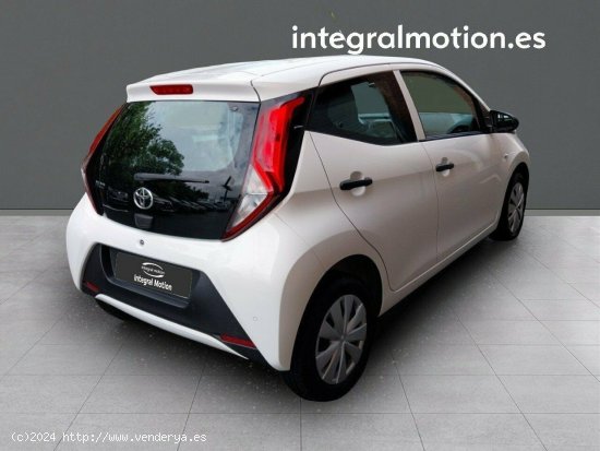 Toyota Aygo 1.0 70 x-play - 