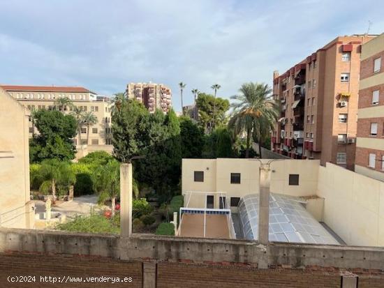  Alquiler de piso en el centro junto a la Universidad de Murcia . - MURCIA 