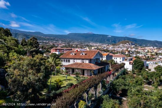 EXCLUSICA VILLA EN PUERTO DE LA CRUZ CON SUELO URBANIZABLE - SANTA CRUZ DE TENERIFE