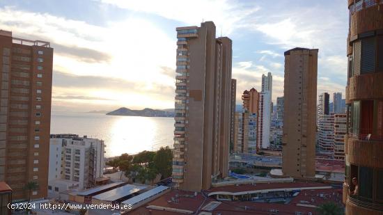 Reformado apartamento con vistas al mar ubicado a un paso de playa Levante. - ALICANTE