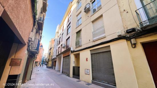 LOCAL con SÓTANO en VENTA en ZARAGOZA - SAN PABLO - C/ BOGGIERO (Ref.: 00782) - ZARAGOZA