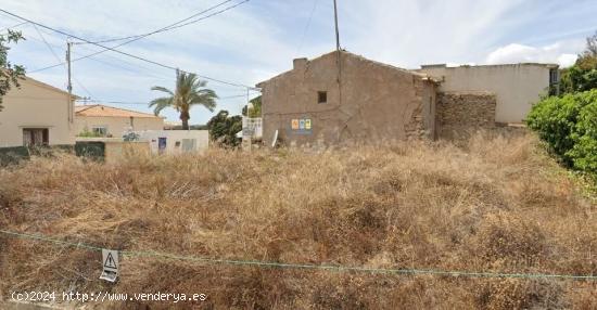 CASA EN RUINAS CON TERRENO EN ALTEA - ALICANTE