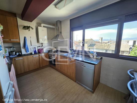  Casa pareada en venta en Santa Perpetua de Mogoda - BARCELONA 