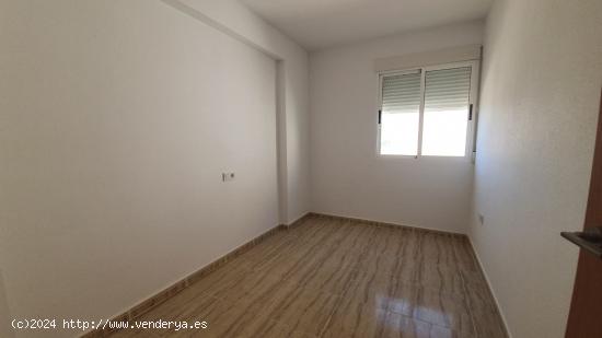  SE VENDE CONJUNTO DE 6 DUPLEX EN BARINAS - MURCIA 