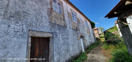 CASA DE PIEDRA CON TERRENO OPARA REFORMAR EN OUTES - A CORUÑA