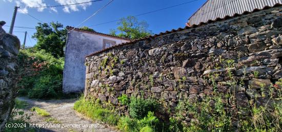 CASA DE PIEDRA CON TERRENO OPARA REFORMAR EN OUTES - A CORUÑA