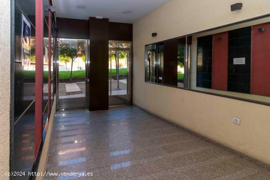 APARTAMENTO REFORMADO, CON PATIO, GARAJE Y TRASTERO!!!! - BADAJOZ