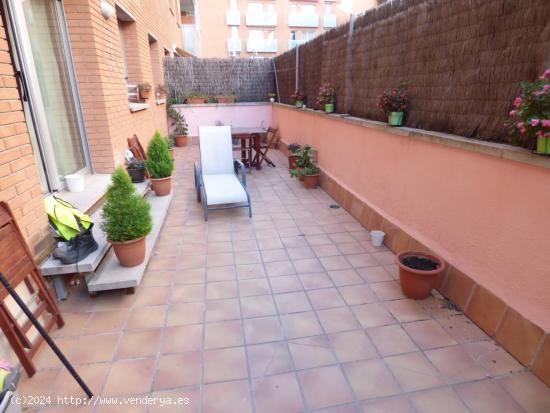  PISO SEMINUEVO EN MANRESA CON TERRAZA GRANDE, PÁRKING Y TRASTERO - BARCELONA 