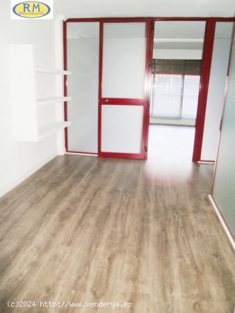  Venta de Oficina en pleno Canovas , Av. España Centro - Cruz de los Caidos - CACERES 