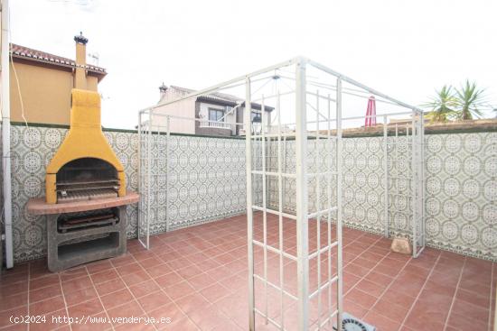 Casa haciendo esquina junto a Correos de Cullar Vega !!! - GRANADA