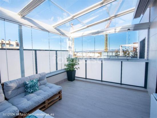 Exquisito ático en venta con impresionante terraza y servicios de lujo incluidos - MADRID