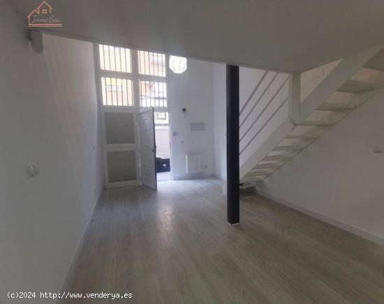 ¡Oportunidad de Alquiler en Vista Alegre, Madrid! Encantador Loft Dúplex de 1 Habitación - MADRID