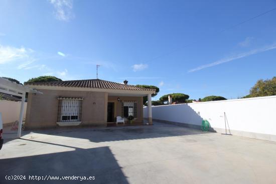 CHALET CON PISCINA ZONA RANA VERDE  NO HIPOTECABLE - CADIZ