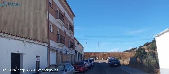 Venta de Local Comercial en Monesterio - Badajoz - BADAJOZ