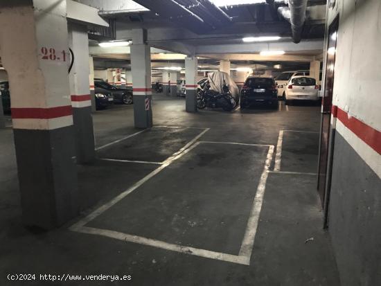 PLAZA DE PARKING EN LA CALLE CALABRIA TOCANDO LA AVENIDA PARALELO - BARCELONA