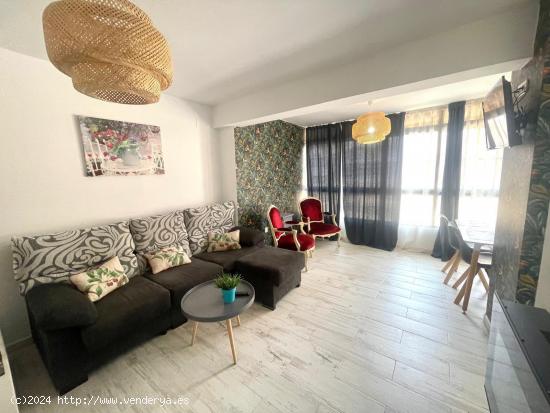 Apartamento reformado de 2 dorm. en 2a línea de playa de Levante con licencia turística - ALICANTE