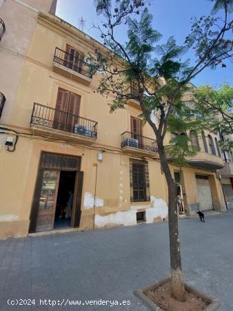 Espectacular casa del siglo XIX, con jardín interior de 80m2. - TARRAGONA