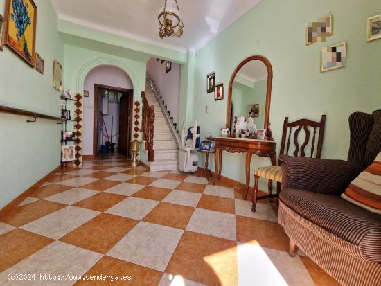  VENTA AMPLIA VIVIENDA CON GARAJE Y TERRAZA UBRIQUE. CENTRO. - CADIZ 