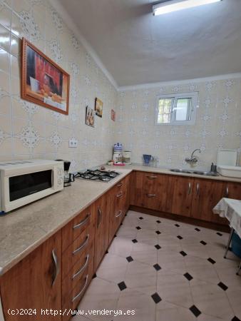 VENTA AMPLIA VIVIENDA CON GARAJE Y TERRAZA UBRIQUE. CENTRO. - CADIZ