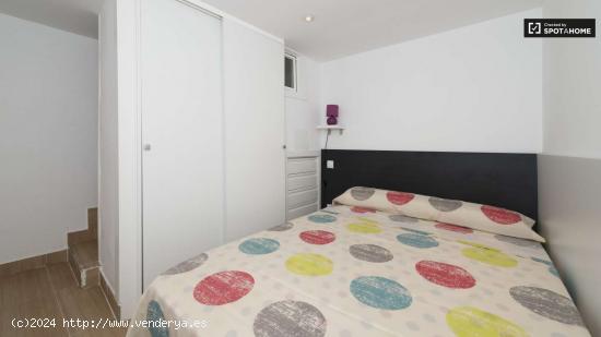 Moderno apartamento de dos dormitorios ideal para parejas o grupos de amigos justo al lado de la art